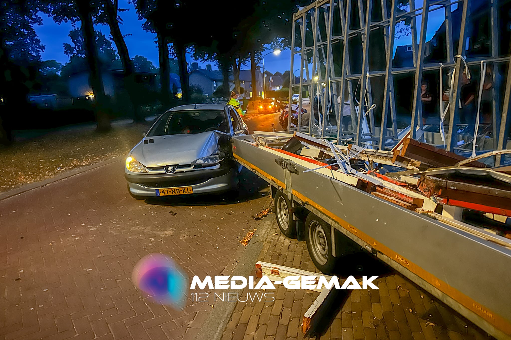 ongeval stilstaande aanhangwagen