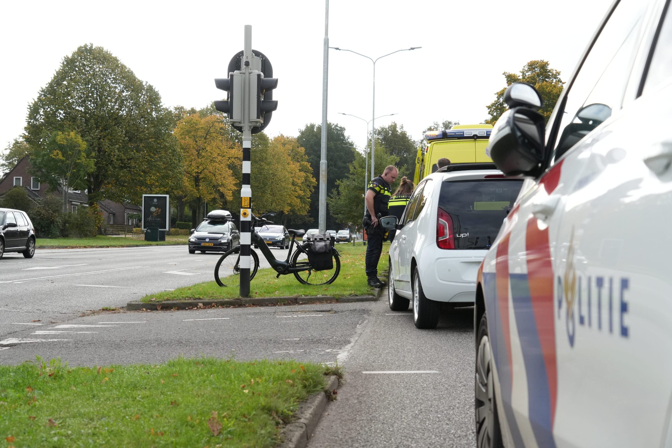 Ongeval tussen fietser en auto op Hondsrugweg in Emmen