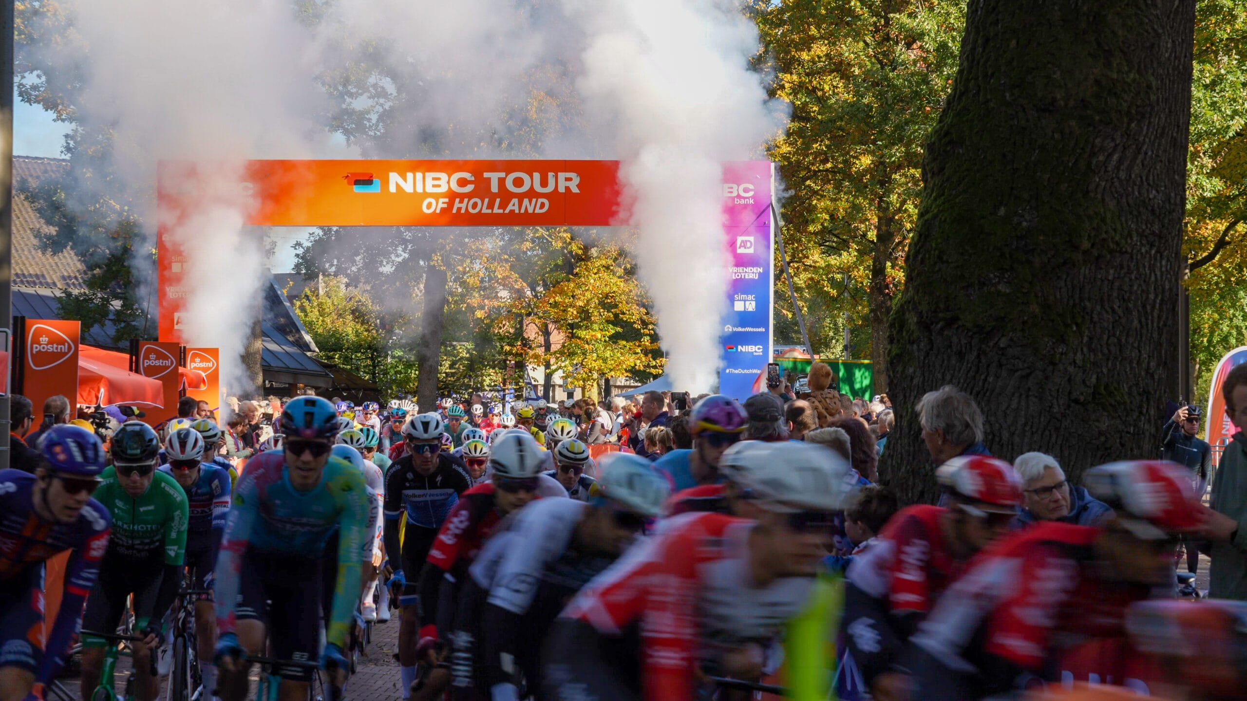 NIBC Tour stilgelegd na gevaarlijk incident – Vandaag start in Emmen
