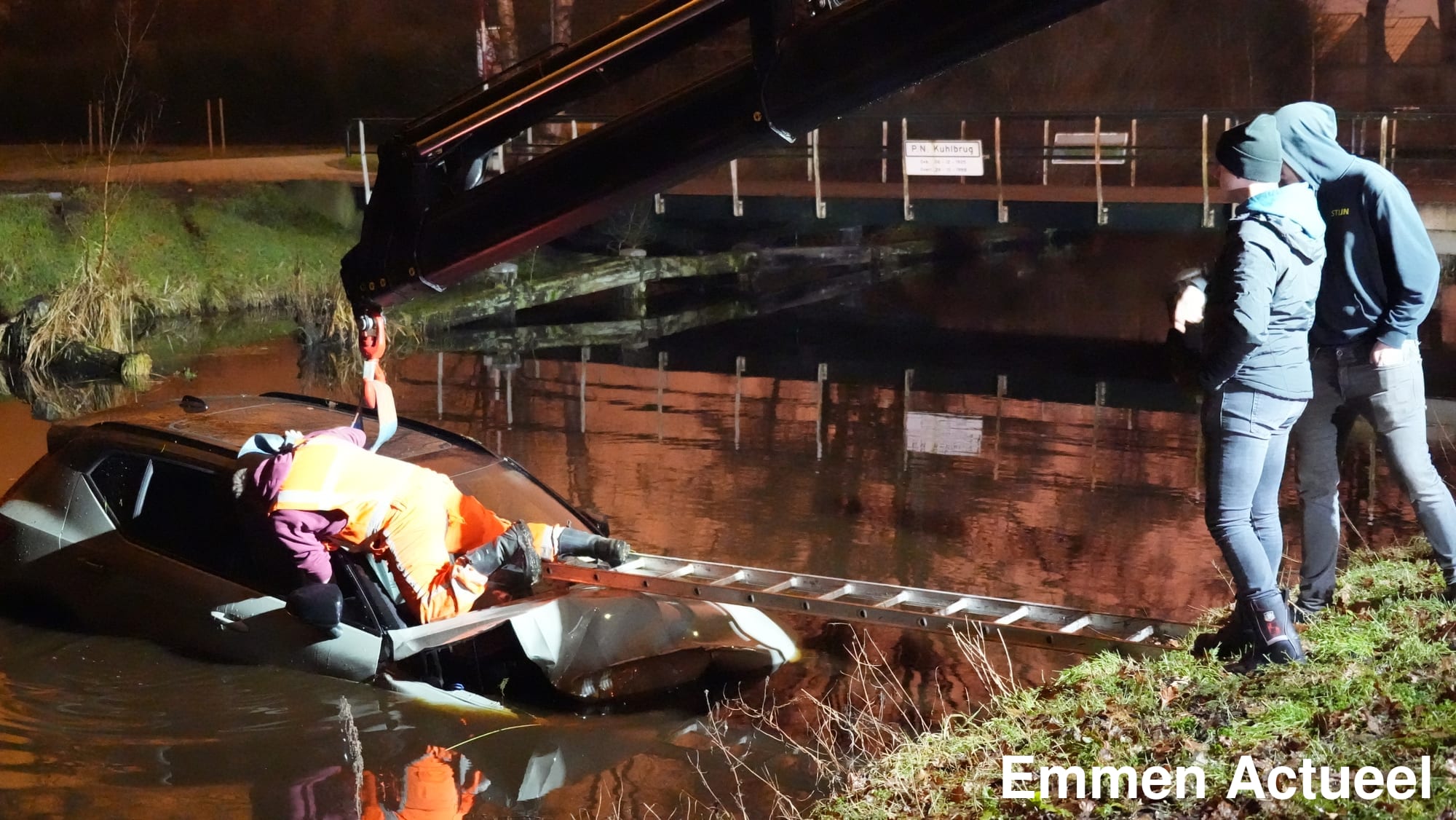 nieuw-amsterdam - Auto rijdt het Dommerskanaal in, bestuurder aangehouden – Emmen Actueel