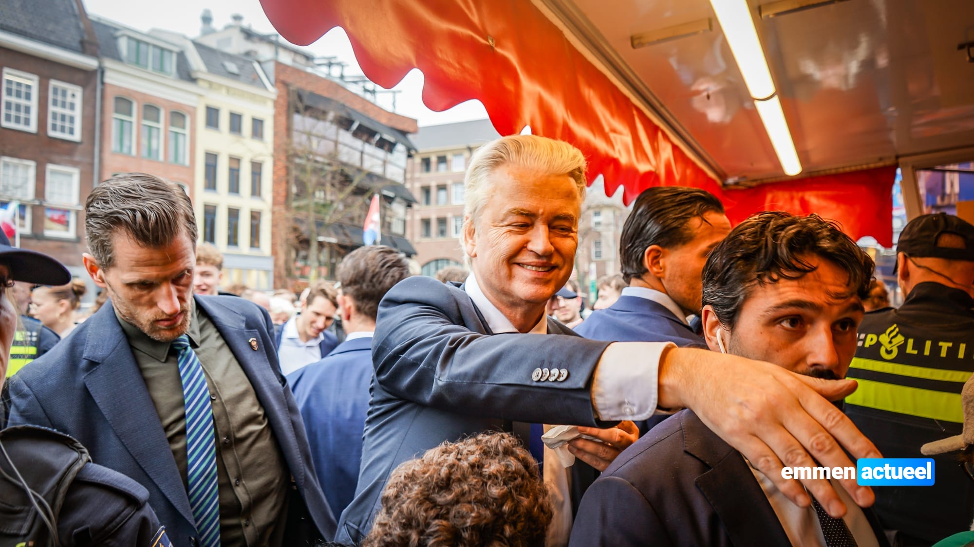 Geert Wilders bezoekt Grote Markt in Groningen, voor- en tegenstanders laten van zich horen – Emmen Actueel