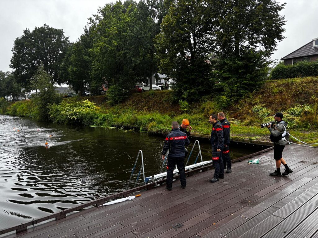 regen houdt triatleten niet tegen tijdens triathlon klazienaveen sportief evenement van grote betekenis voor d 03