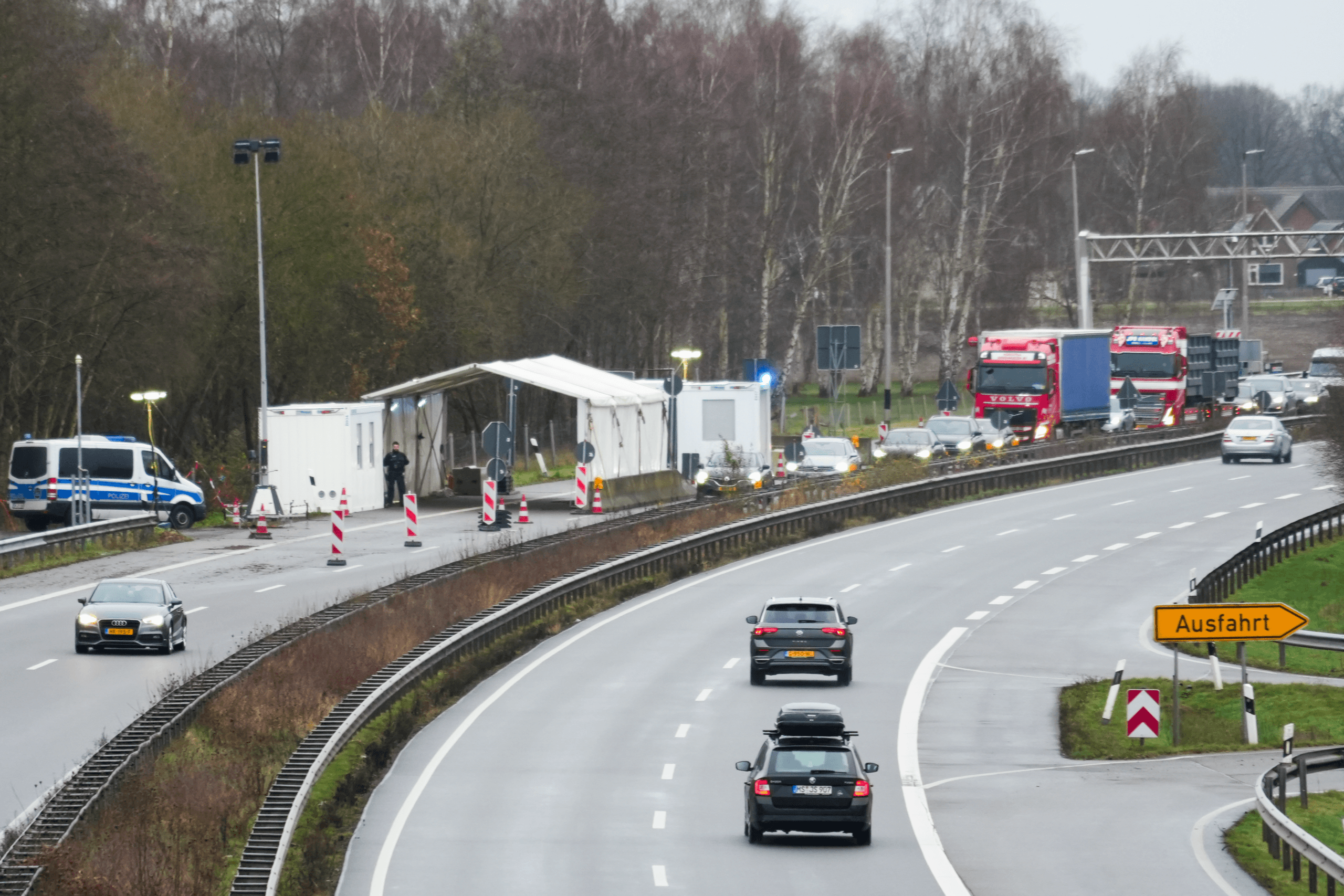 duitse politie stopt met vaste grenscontroles bij zwartemeer controles worden mobieler 01
