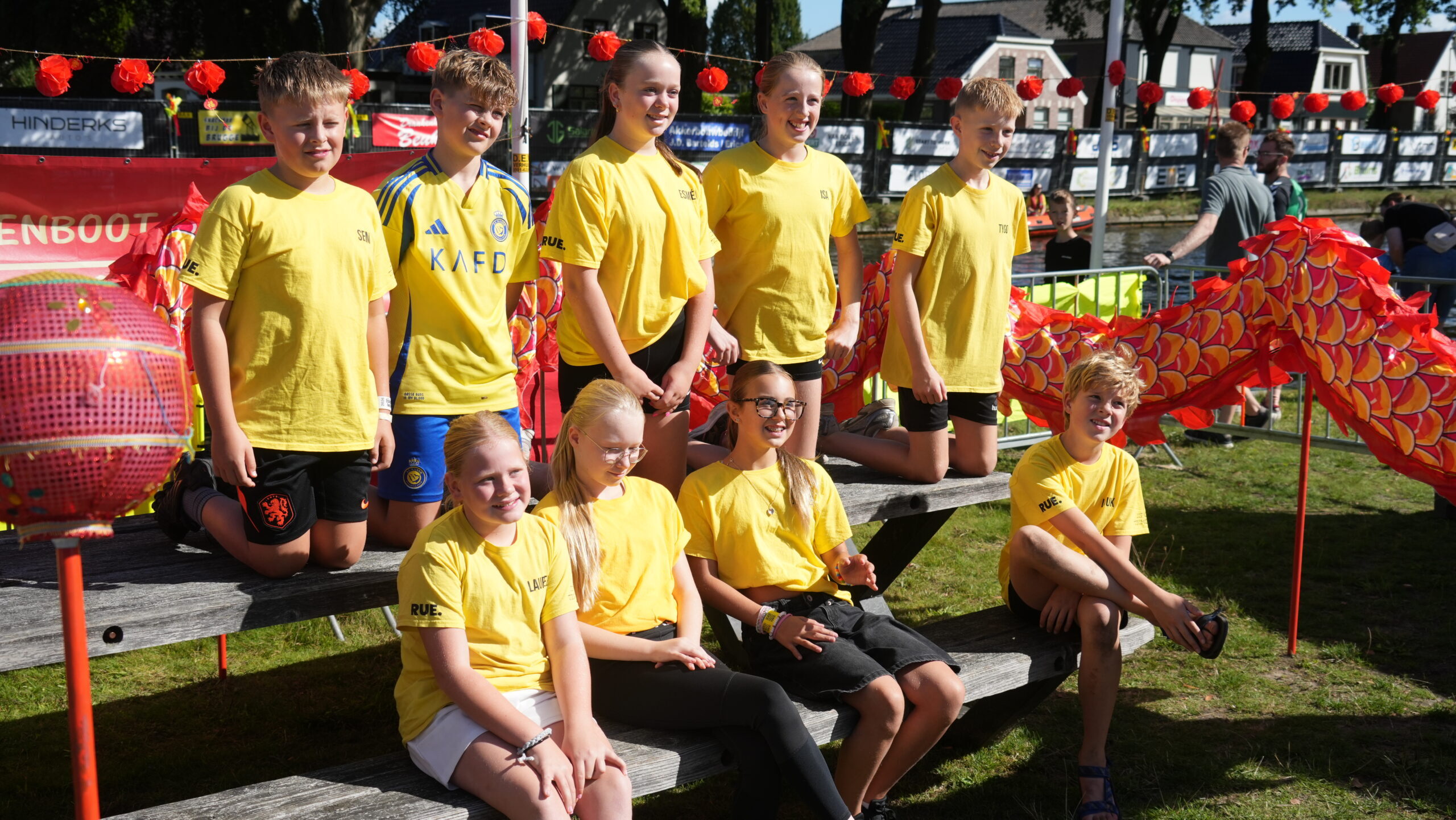 jeugdboot de brummelboot wint drakenbootrace op erica 01