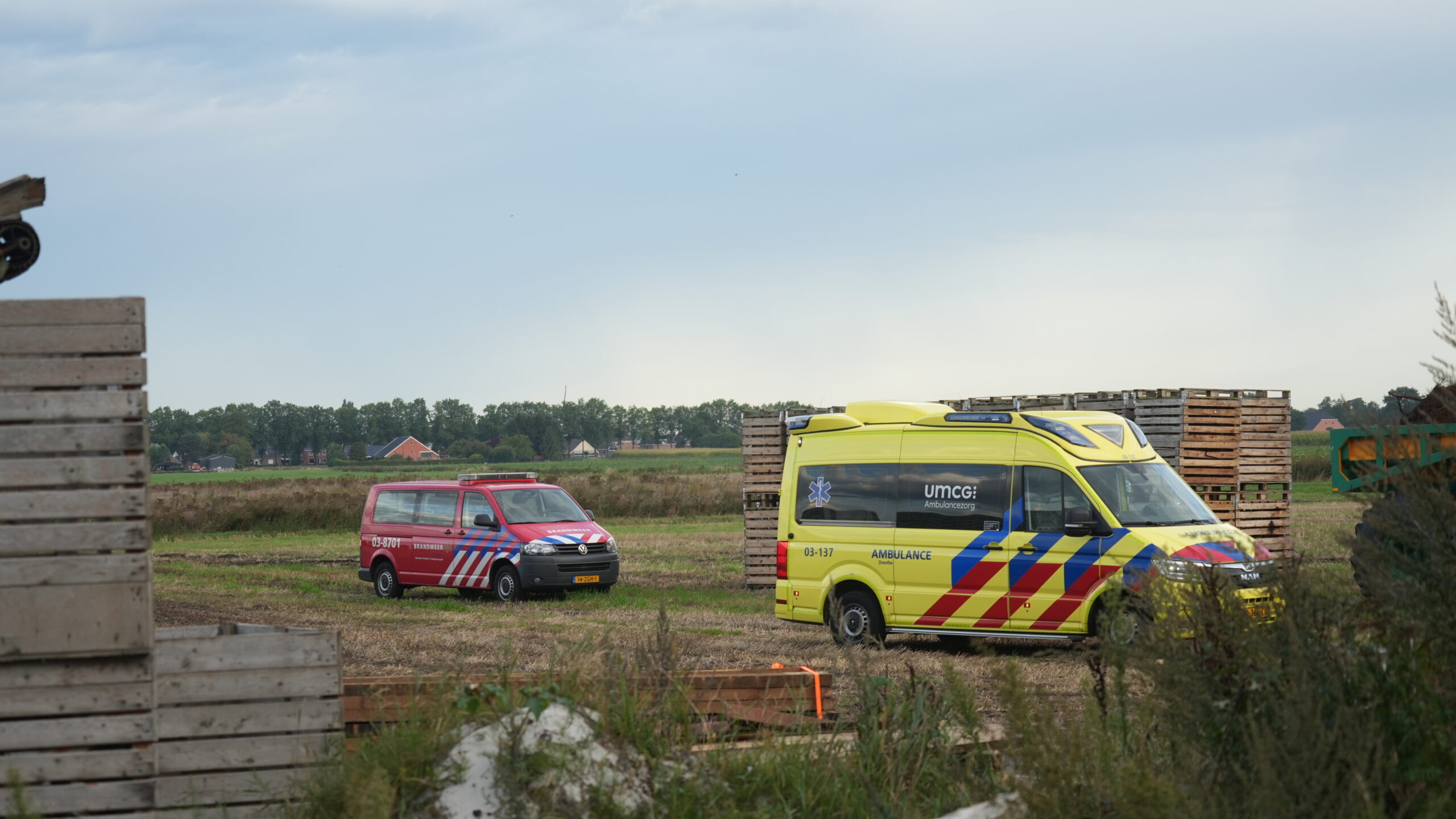 persoon gewond bij ernstig ongeval met landbouwvoertuig in emmer compascuum 01