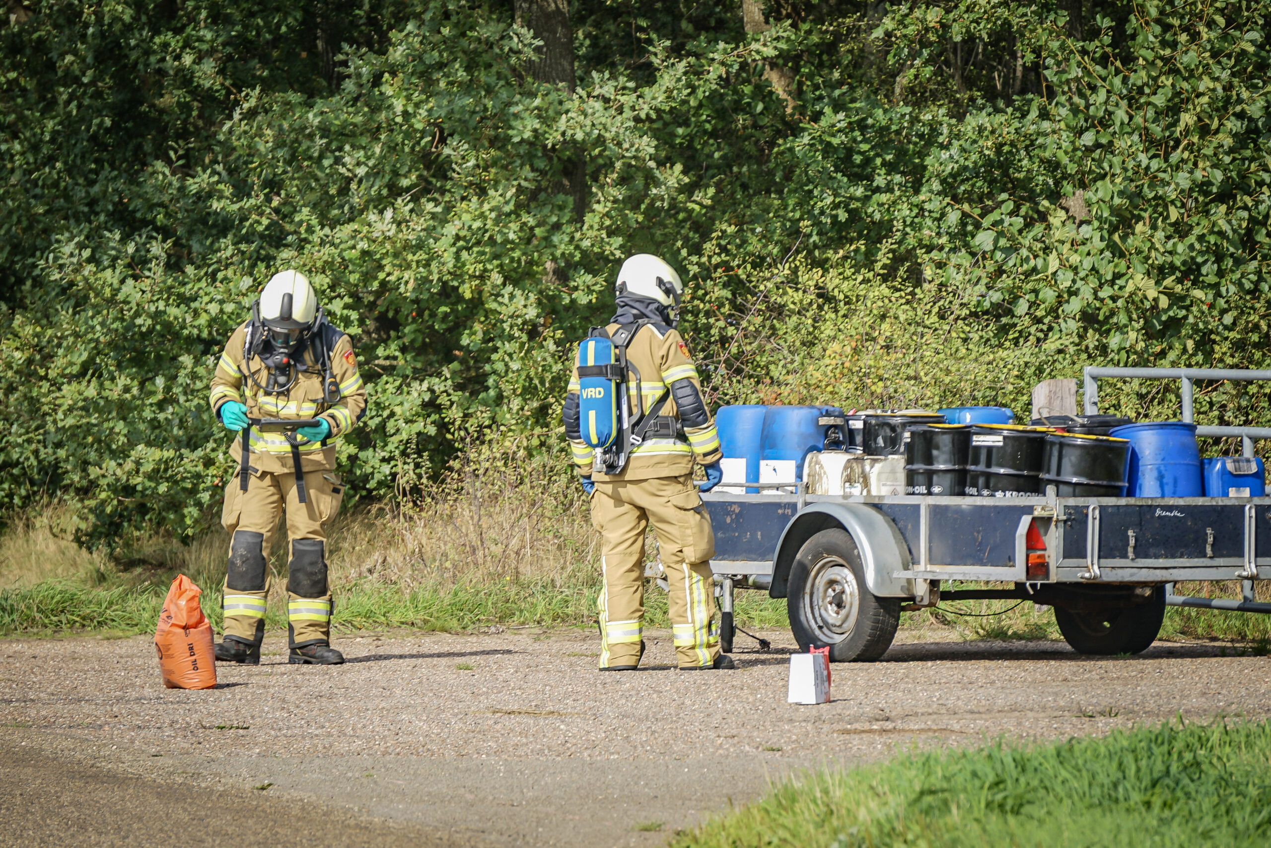 politieactie in roswinkel om aanhanger met mogelijk drugsafval 01