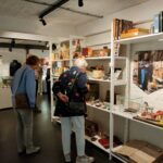 van boekenleggers tot wijwaterbakjes verzamelaars vertellen hun bijzondere verhaal in nieuw dordrecht 01