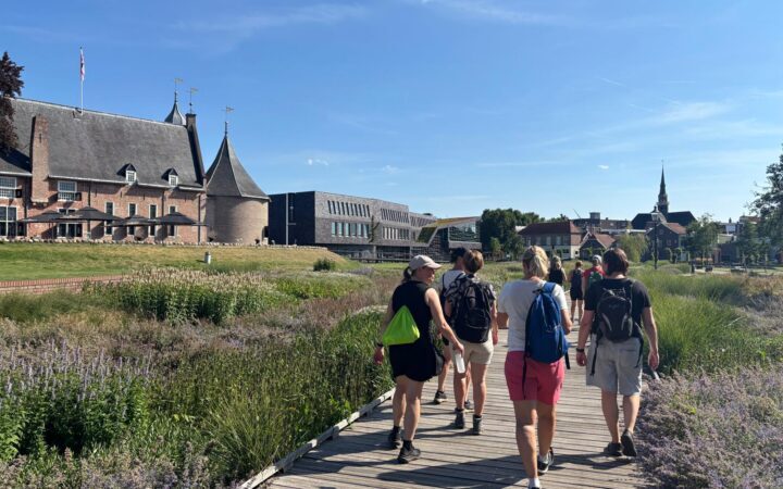 cultuurpad coevorden sluit feestelijk af met culinaire etappe en cheque uitreiking voor het jeugdfonds sport c 01